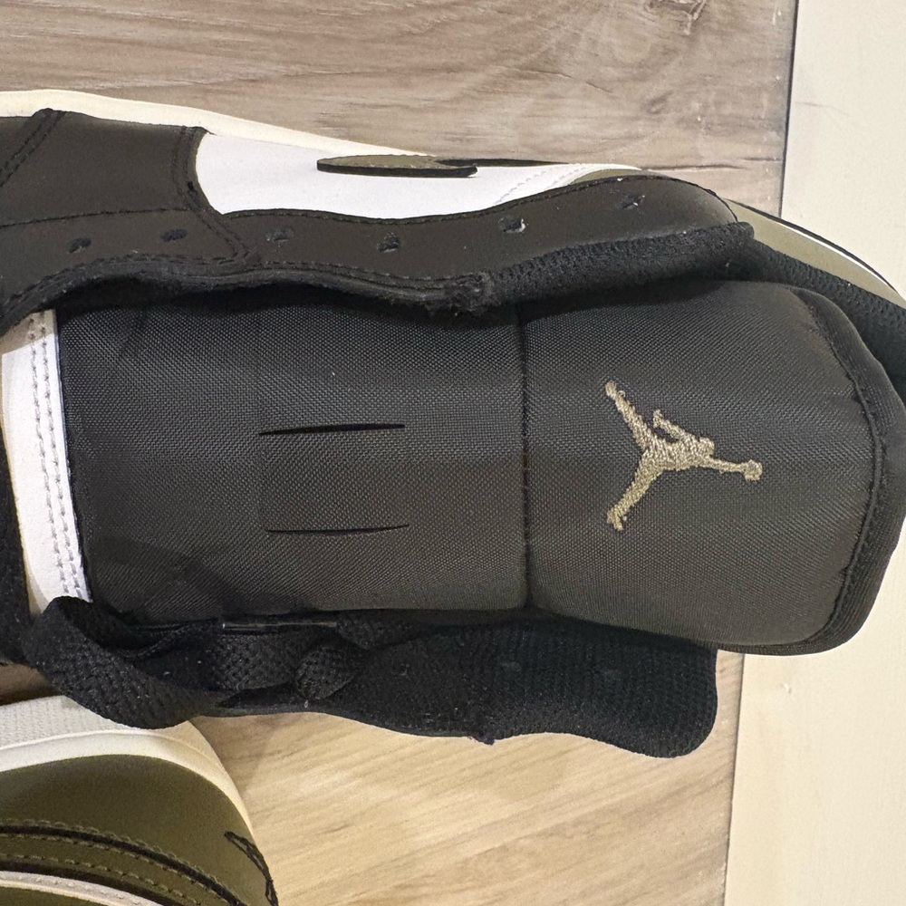 Nike Air Jordan 1 Low Black Toe Medium Olive - Picture 6 of 6